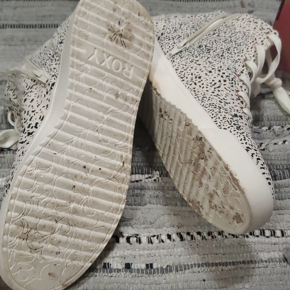 ROXY 10 women's leopard ๐ print high tops - Picture 6 of 6